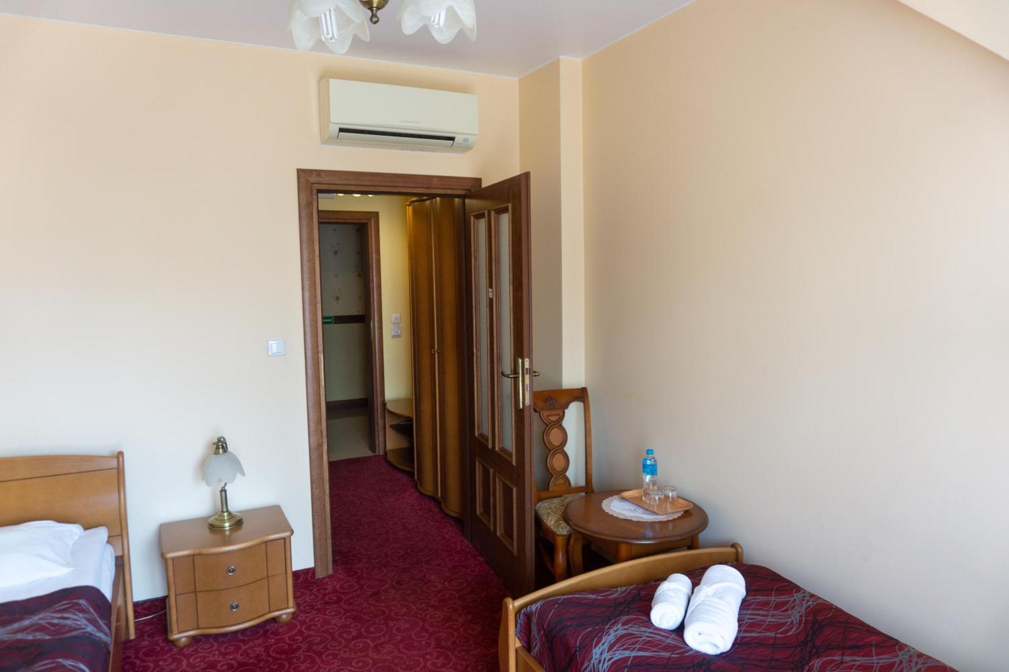 Hotel Hesperus Miedzyrzec Podlaski Ngoại thất bức ảnh